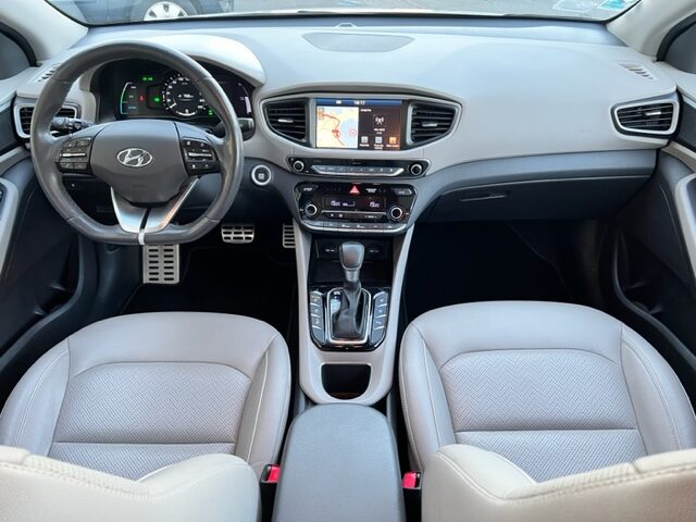 HYUNDAI IONIQ 1,6 HYBRID EXECUTIVE 2016