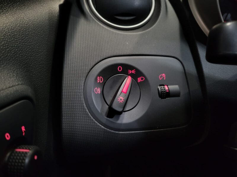 SEAT IBIZA IV 1.6 i 105cv SPORT PACK AERO