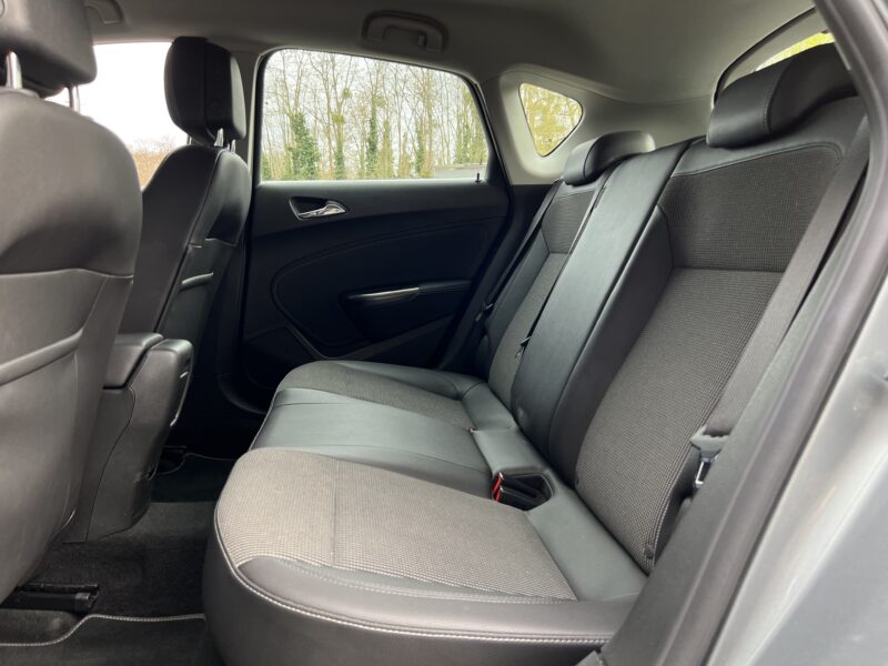 OPEL ASTRA J IV 1.7 CDTI 110 Cv 1ERE MAIN / 50 900 Kms ORIGINE FRANCE COSMO PACK - Garantie1an