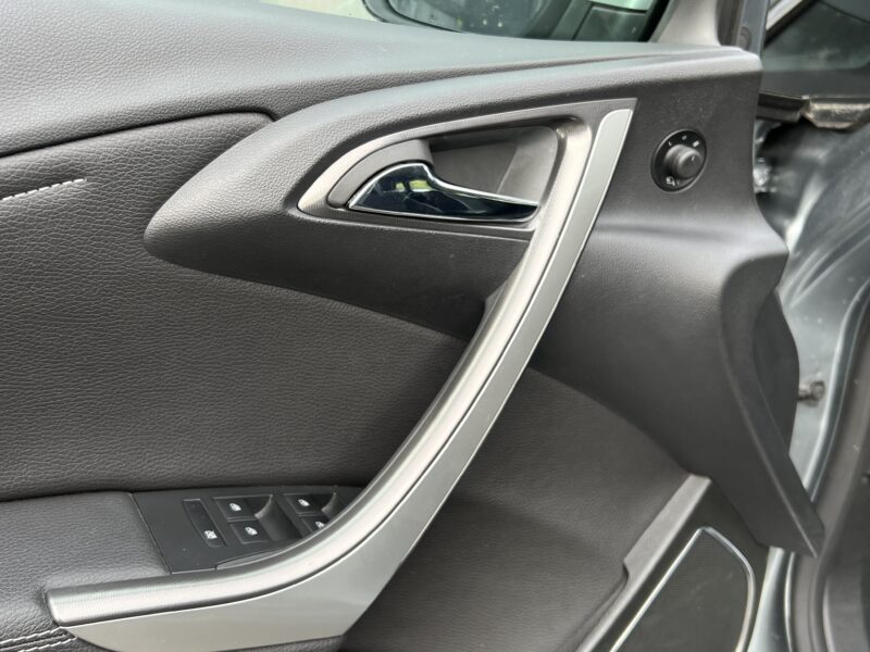 OPEL ASTRA J IV 1.7 CDTI 110 Cv 1ERE MAIN / 50 900 Kms ORIGINE FRANCE COSMO PACK - Garantie1an