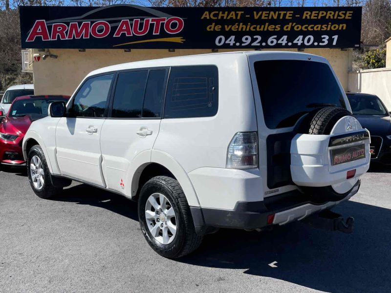 MITSUBISHI PAJERO Long 2010