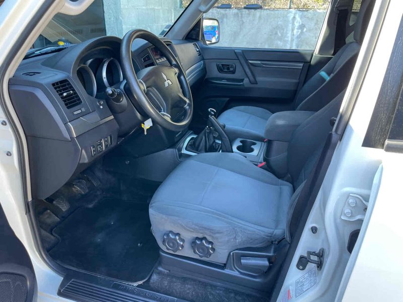 MITSUBISHI PAJERO Long 2010