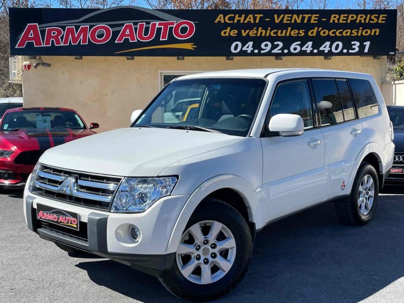 MITSUBISHI PAJERO Long 2010