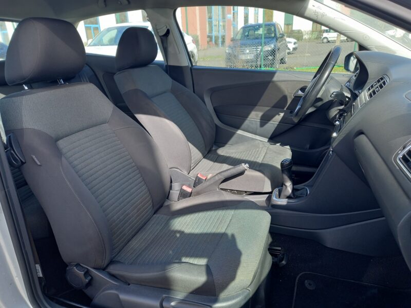 VOLKSWAGEN POLO V 2010