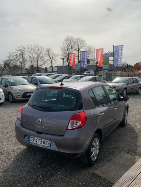 RENAULT CLIO Edition Tomtom 1.2i 75ch