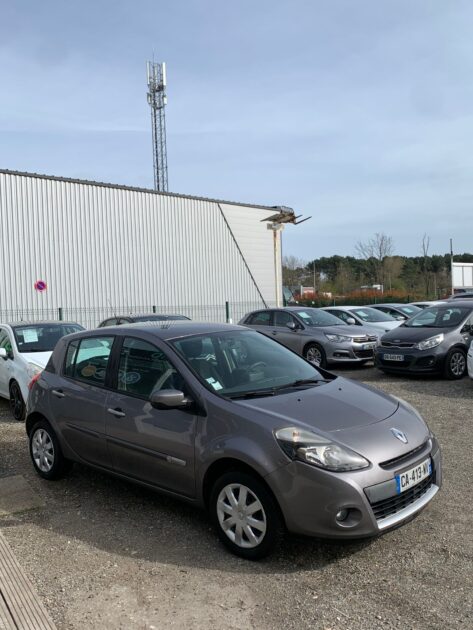 RENAULT CLIO Edition Tomtom 1.2i 75ch