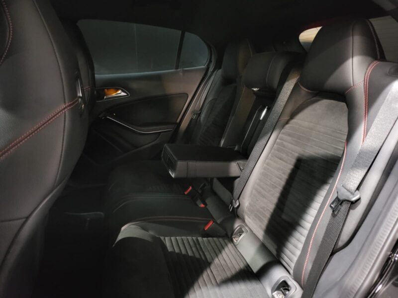 MERCEDES GLA 200d AMG 136ch 7G-DCT FASCINATION 1ER MAIN SUIVI MERCEDES