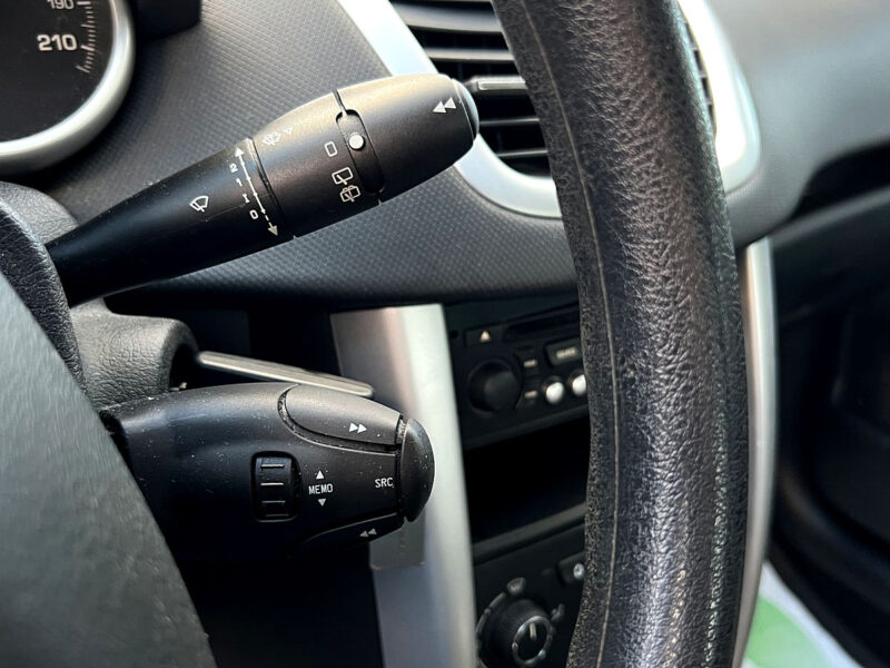 PEUGEOT 207 1.4 HDi 70 Cv 1ERE MAIN / 5 PORTES - Garantie1an