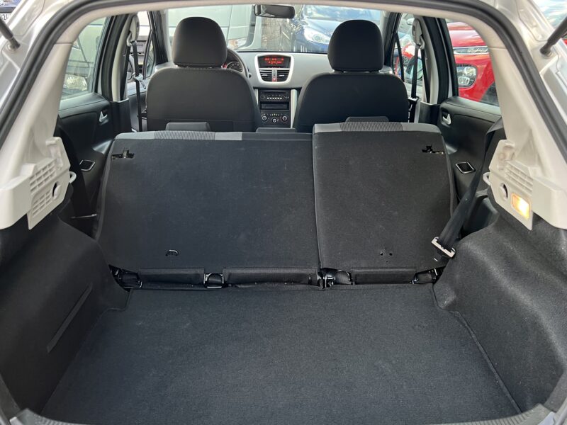 PEUGEOT 207 1.4 HDi 70 Cv 1ERE MAIN / 5 PORTES - Garantie1an