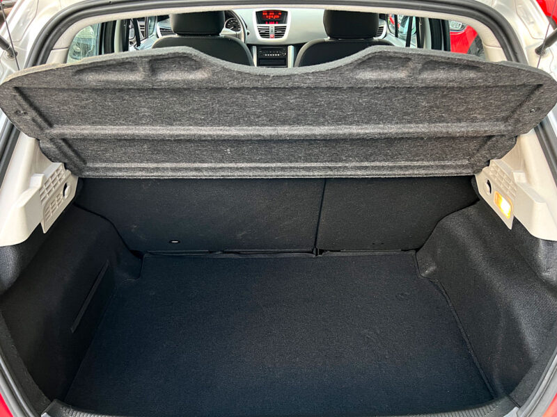 PEUGEOT 207 1.4 HDi 70 Cv 1ERE MAIN / 5 PORTES - Garantie1an