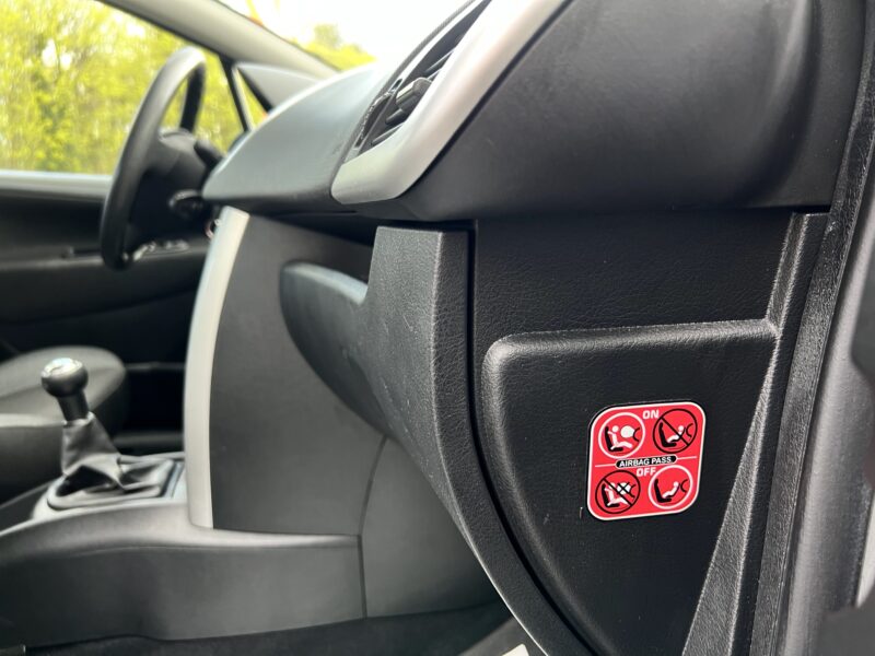 PEUGEOT 207 1.4 HDi 70 Cv 1ERE MAIN / 5 PORTES - Garantie1an