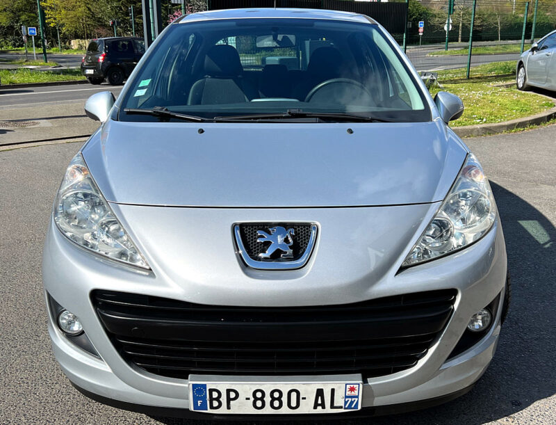 PEUGEOT 207 1.4 HDi 70 Cv 1ERE MAIN / 5 PORTES - Garantie1an