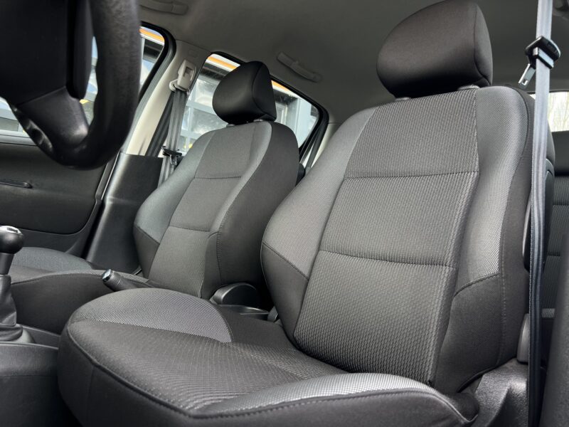 PEUGEOT 207 1.4 HDi 70 Cv 1ERE MAIN / 5 PORTES - Garantie1an