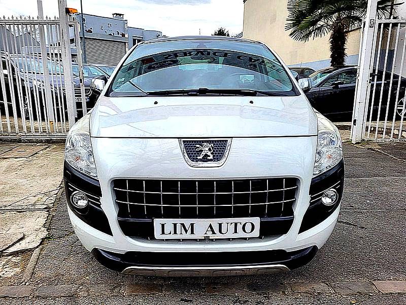 PEUGEOT 3008 2011