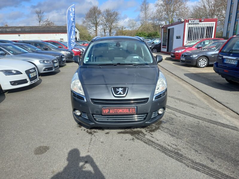 PEUGEOT 5008 2012