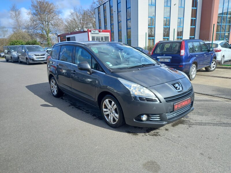 PEUGEOT 5008 2012