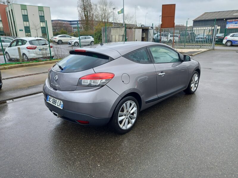 RENAULT MEGANE III Coupé 2009