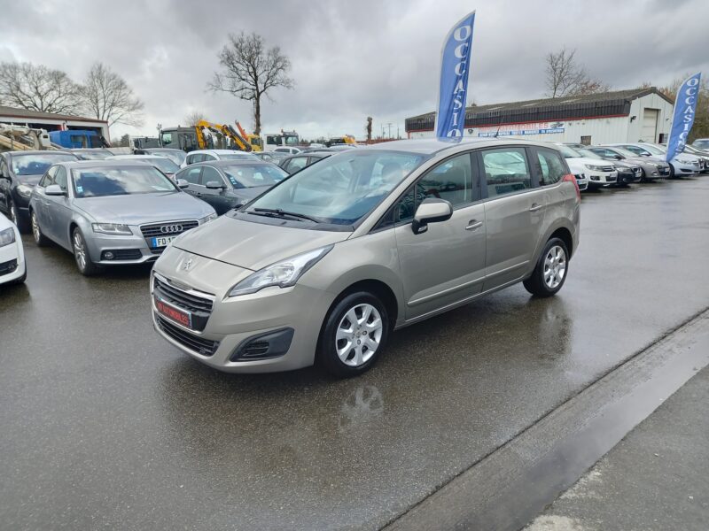 PEUGEOT 5008 2015