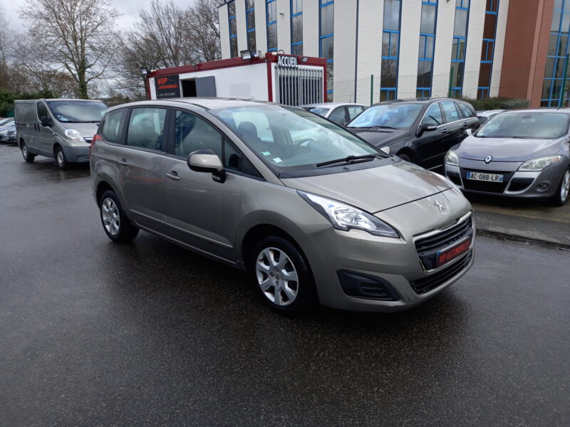 PEUGEOT 5008 2015