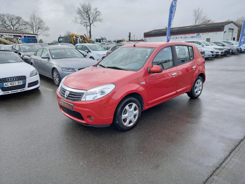 DACIA SANDERO 2011