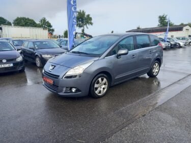PEUGEOT 5008 2011