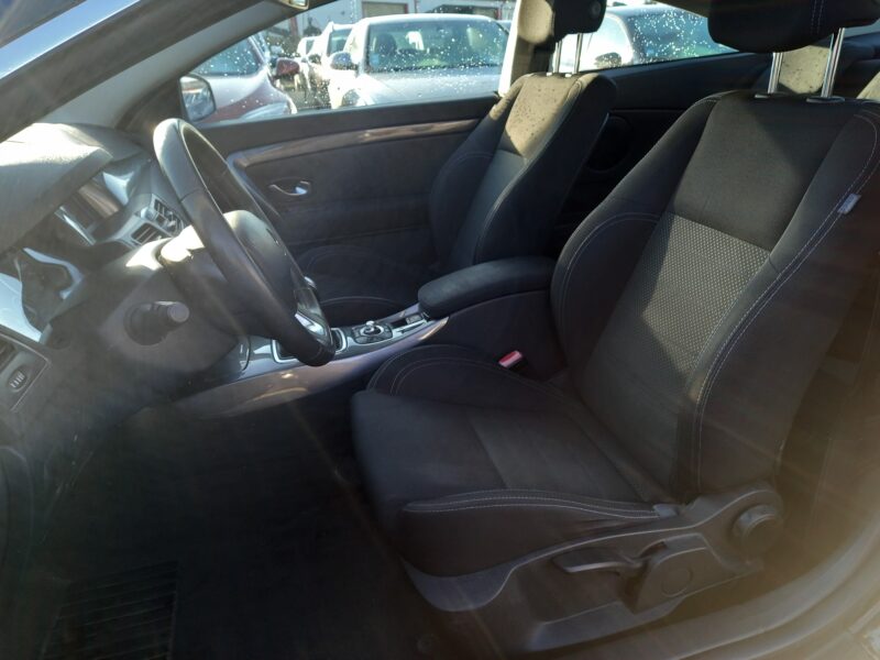 RENAULT LAGUNA Coupé 2011