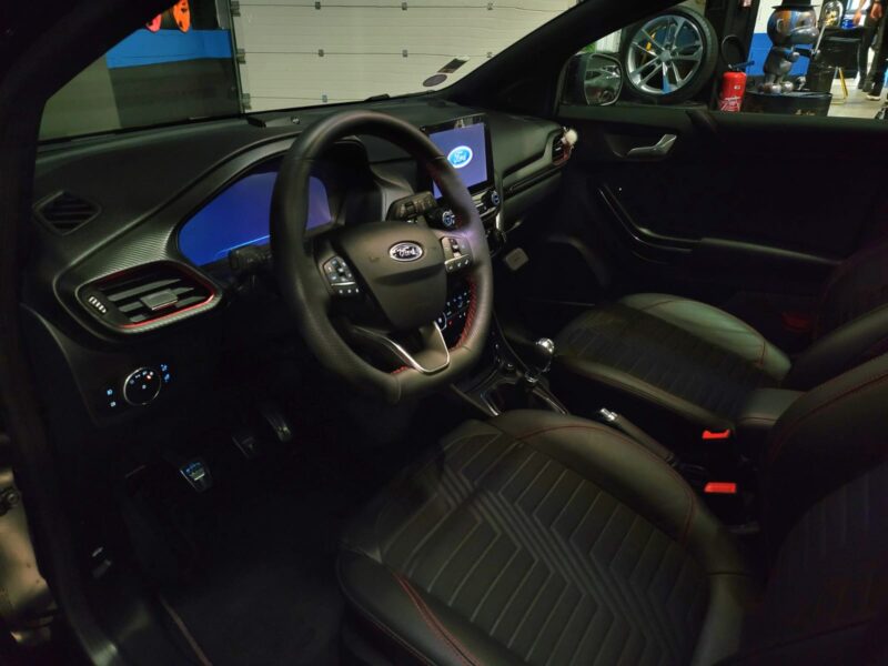 FORD PUMA ST-LINE ECOBOOST 12/2020 / TOIT OUVRANT / SIEGES CHAUFFANTS / APPLE CARPLAY / CAMERA DE RE