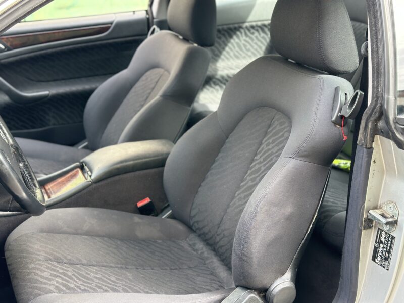 MERCEDES BENZ CLK 200 BOITE AUTO PAYER EN 4 X 