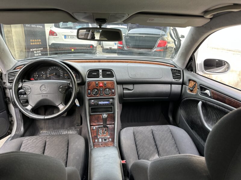 MERCEDES BENZ CLK 200 BOITE AUTO PAYER EN 4 X 