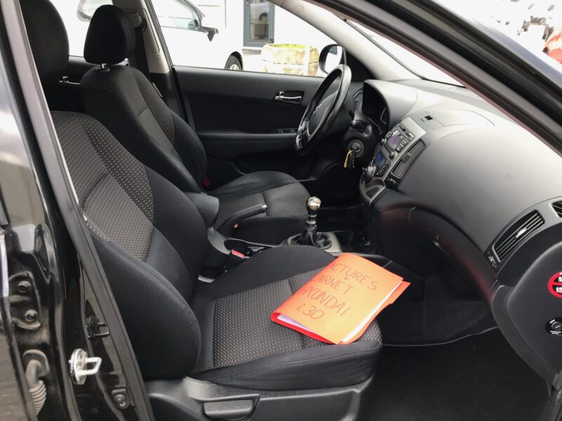 HYUNDAI i30 - PACK CONFORT 1.6 crdi 16V 115cv - GARANTIE 6 MOIS