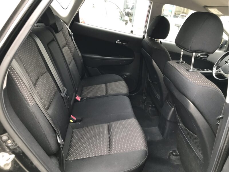 HYUNDAI i30 - PACK CONFORT 1.6 crdi 16V 115cv - GARANTIE 6 MOIS