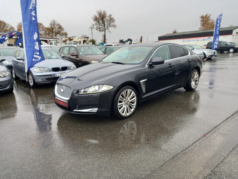 JAGUAR XF I 2011