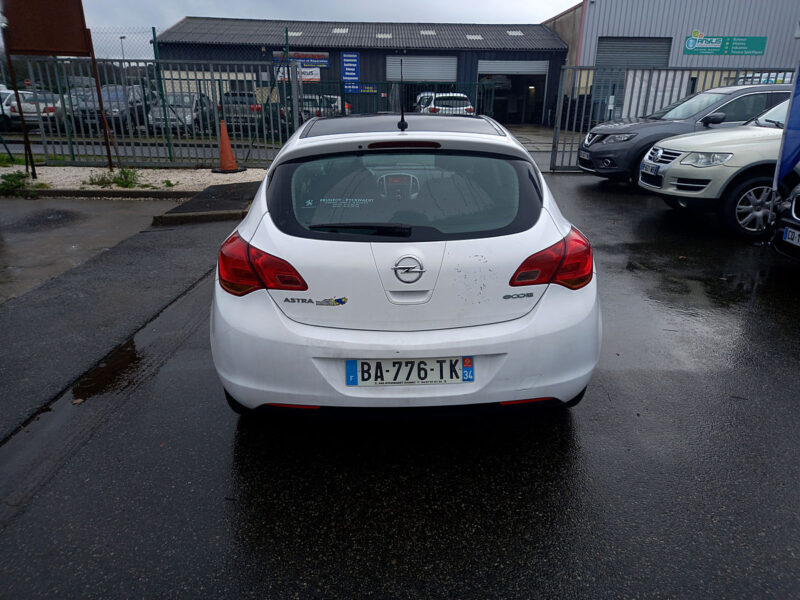 OPEL ASTRA J 2010