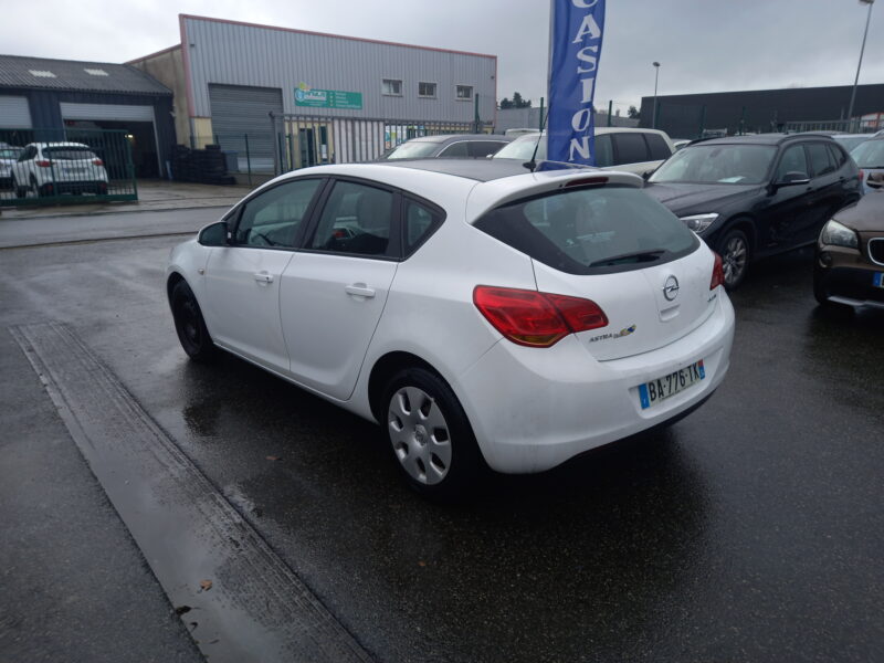 OPEL ASTRA J 2010