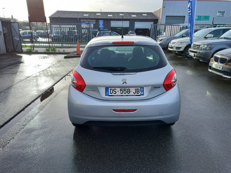 PEUGEOT 208 I 2015
