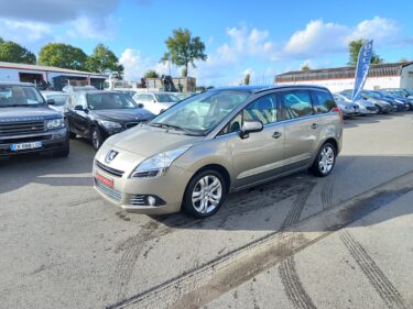 PEUGEOT 5008 2010