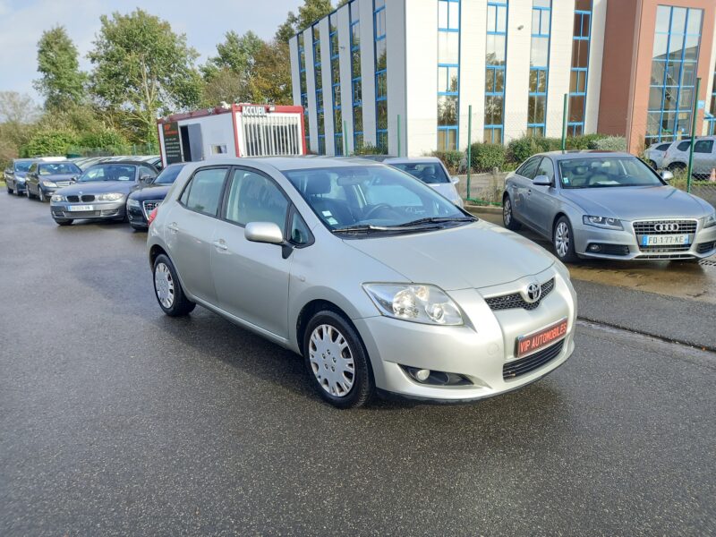 TOYOTA AURIS 2008