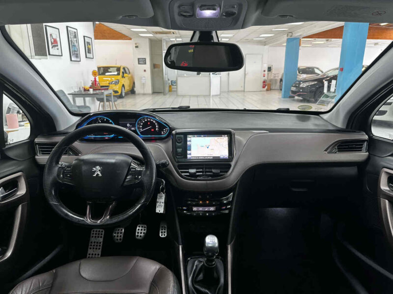 PEUGEOT 2008 1.6 e-HDI 115ch Féline Titane