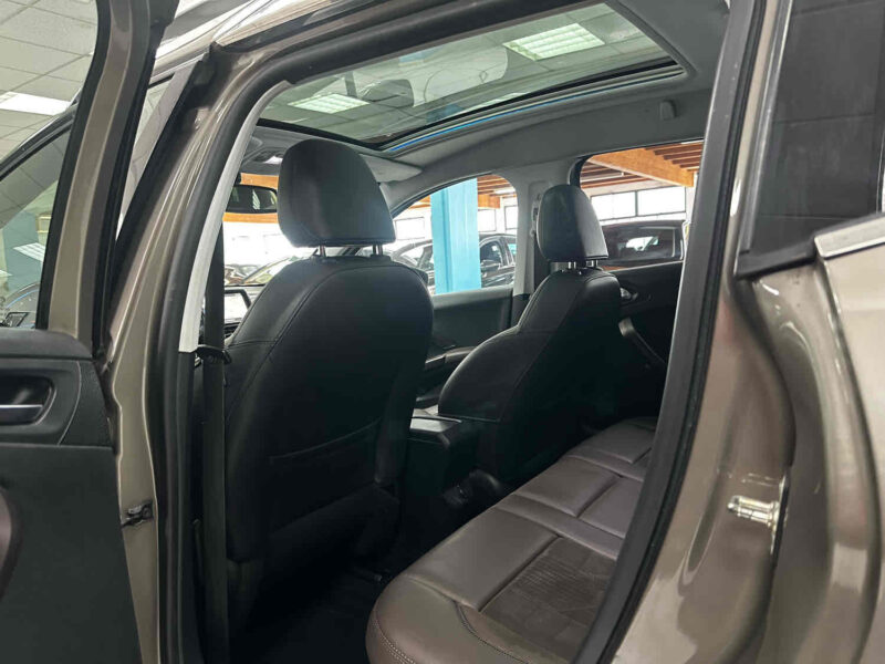 PEUGEOT 2008 1.6 e-HDI 115ch Féline Titane