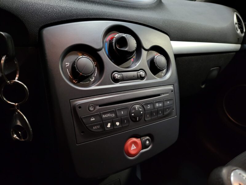 RENAULT CLIO III 1.5 dCi 70cv DYNAMIC TOMTOM BVM5 DISTRIBUTION OK