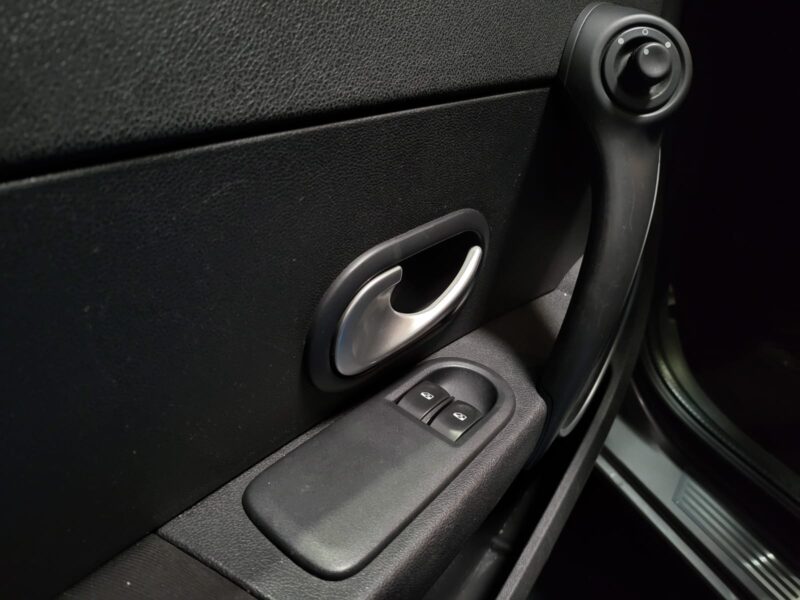 RENAULT CLIO III 1.5 dCi 70cv DYNAMIC TOMTOM BVM5 DISTRIBUTION OK