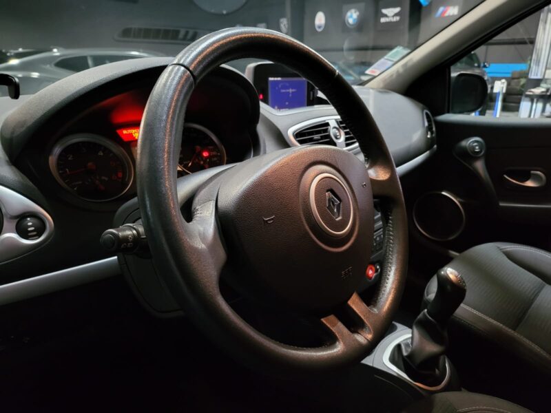 RENAULT CLIO III 1.5 dCi 70cv DYNAMIC TOMTOM BVM5 DISTRIBUTION OK