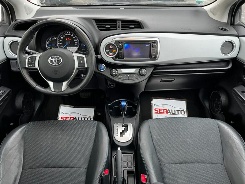 TOYOTA YARIS 2012