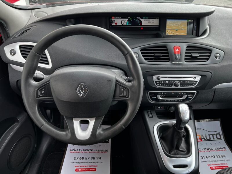 RENAULT SCÉNIC III 2011