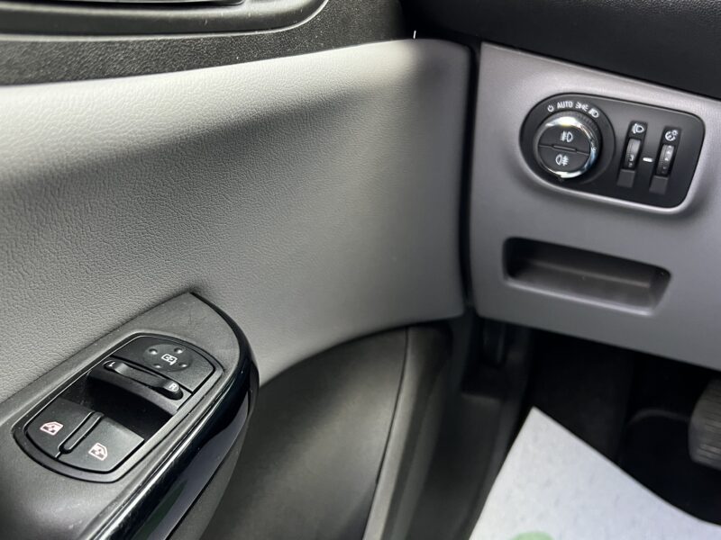 OPEL CORSA 5 V 1.3 CDTI ECOFLEX 95 Cv 1ERE MAIN / 59 900 Kms ECRAN TACTILE REGULATEUR - Garantie1an