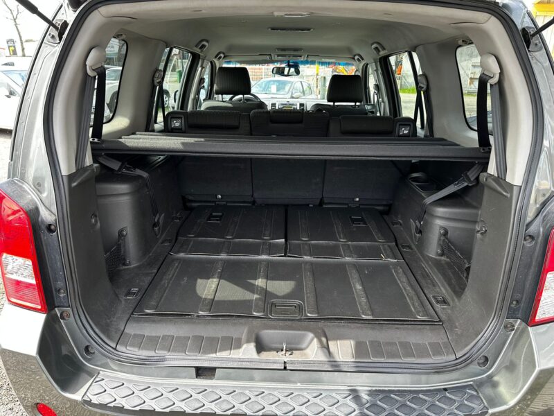 NISSAN PATHFINDER III 2005