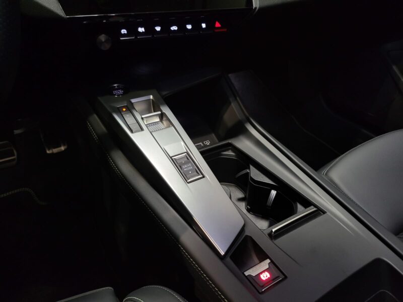 PEUGEOT 308 1.5 BlueHDi 130ch GT PACK EAT8 1950KM