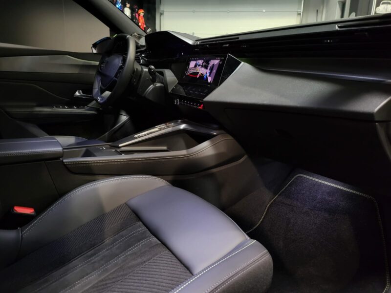 PEUGEOT 308 1.5 BlueHDi 130ch GT PACK EAT8 1950KM