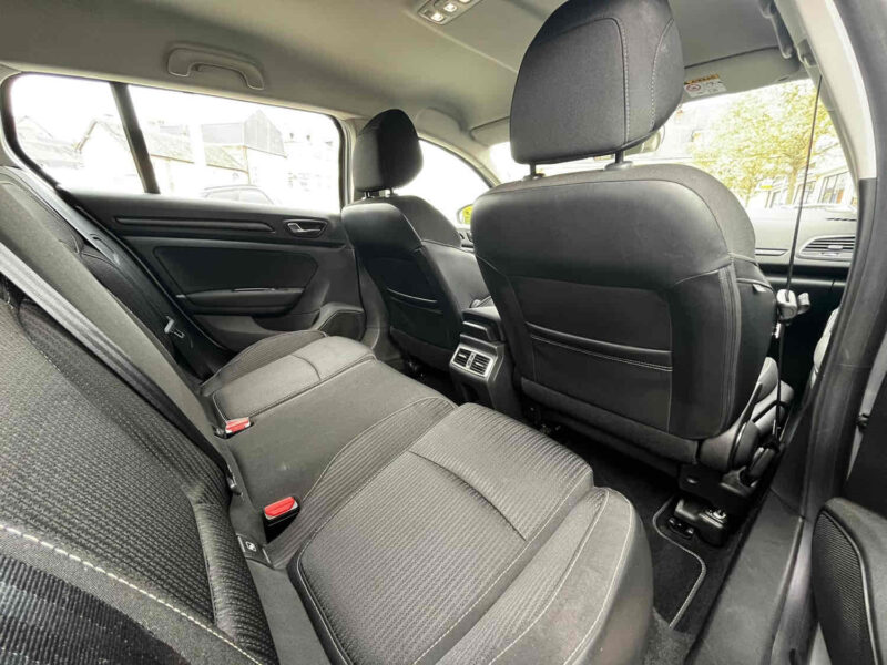 RENAULT MEGANE IV Grandtour 2017