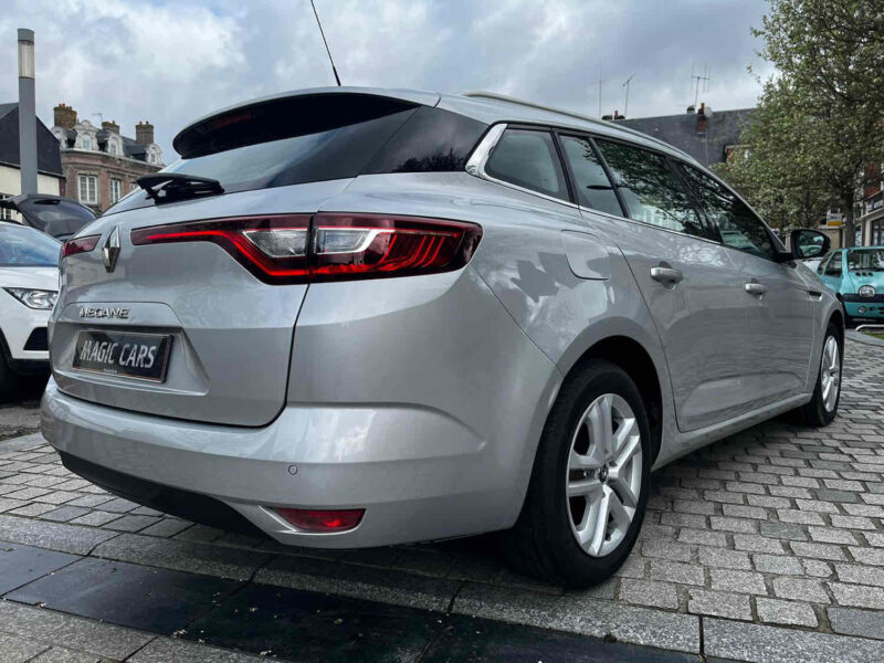 RENAULT MEGANE IV Grandtour 2017